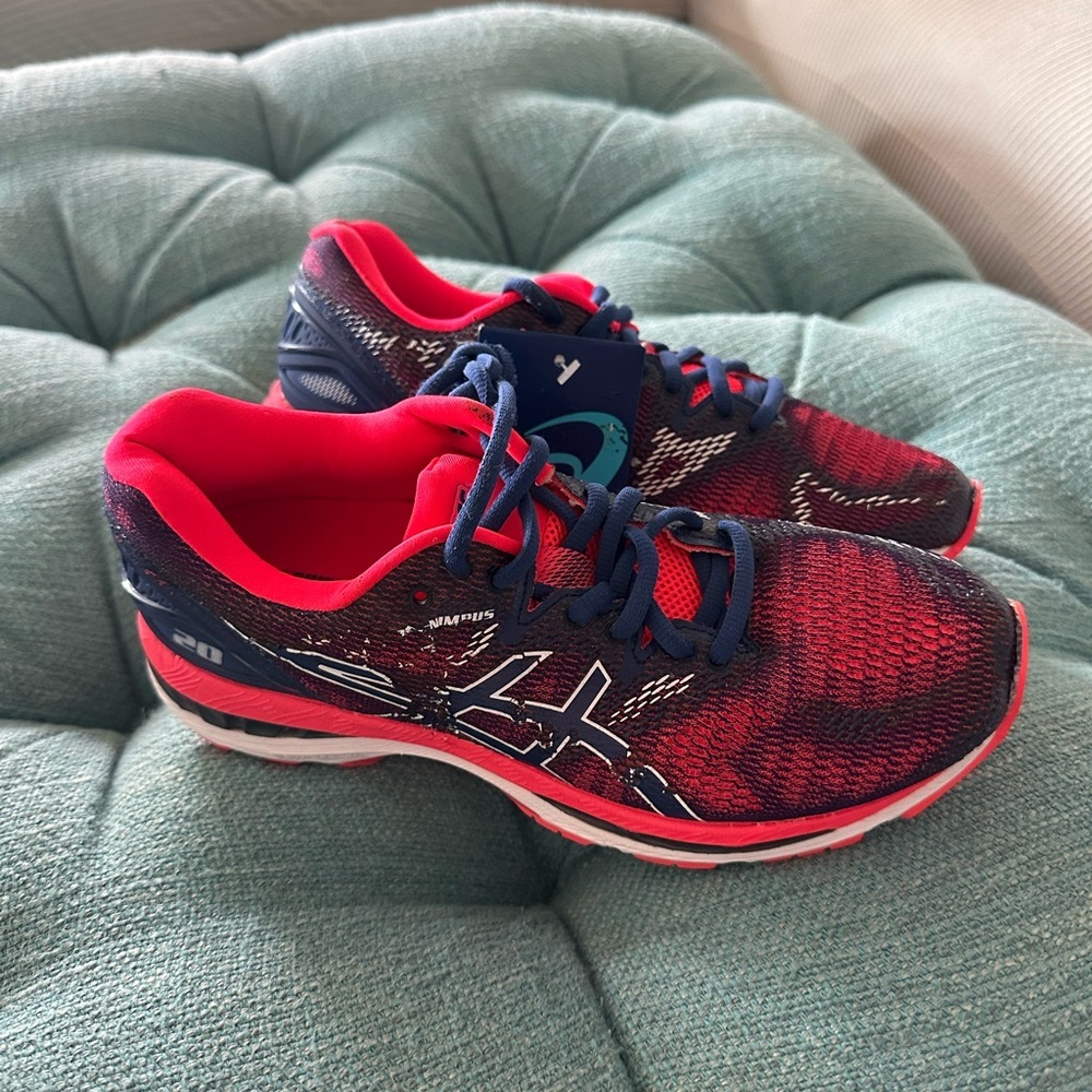 NWT (flawed 🚨) ASICS Women’s NIMBUS 20 Running Shoes - size 7 - Picture 2 of 6